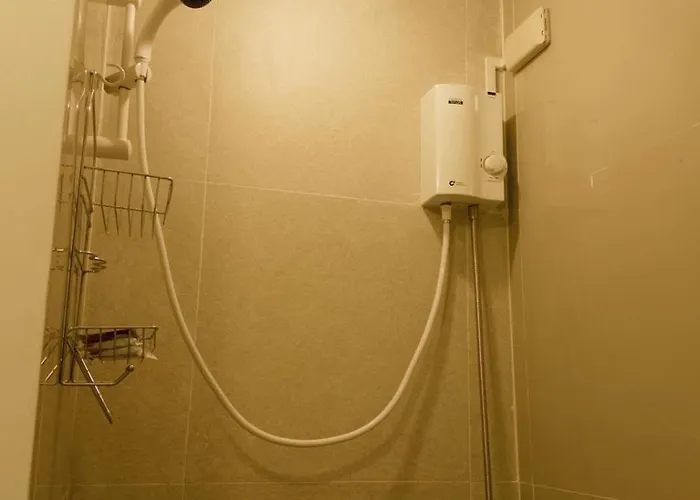 X-crib Hostel *