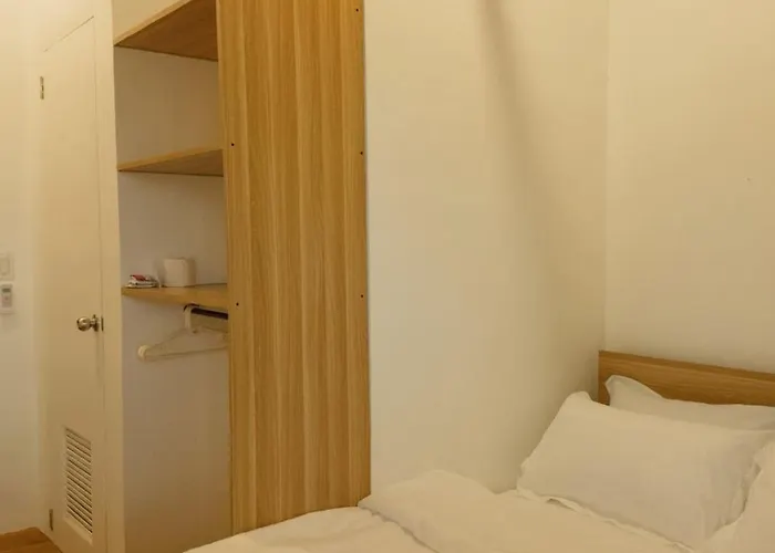 Hostel X-crib *